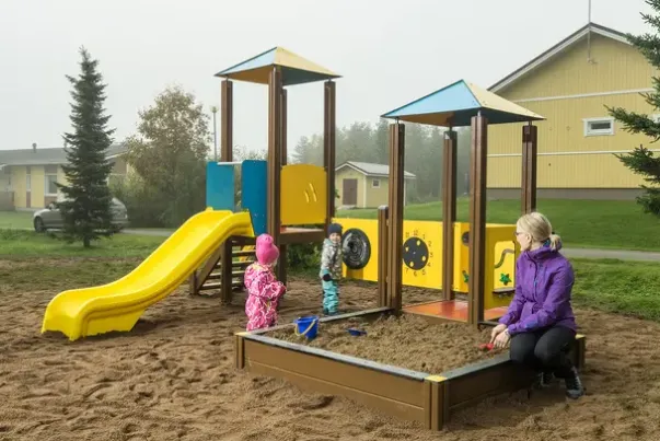 ABC Lekeapparat med sandkasse Lisa