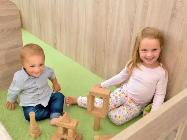 Educasa lekeplatå med oppbevaring