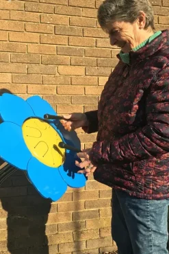 Forget-me-not petal drum for. i jord