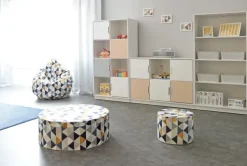 Geo puff med triangler