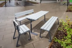 House benk med rygg frittstående