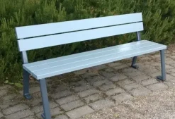 House benk med rygg frittstående