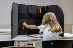 Lyddempende bordskjerm