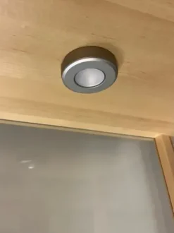 Lys til utstillingsskap