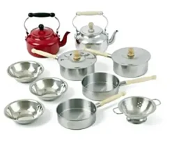 Micki kjelesett i metall