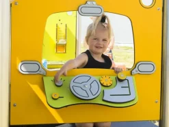 Milo lekehus med aktivitetspaneler