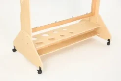 Mobilt staffeli med plexiglass