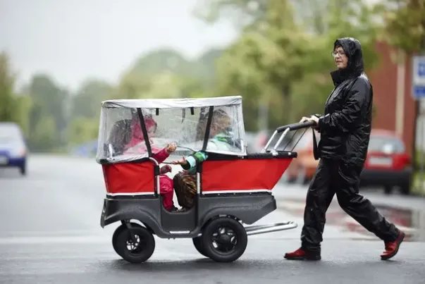 Regnkalesje til barnebuss 4 seter