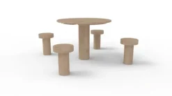 Rundt sandbord med 4 stoler