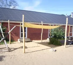 Solseil firkantet med stolper