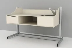 Stellebord med vask regulerbart