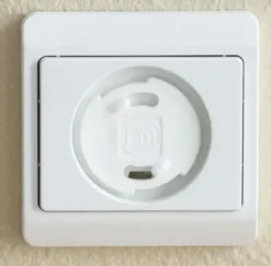 Stikkontakt plugg 12 stk pr eske